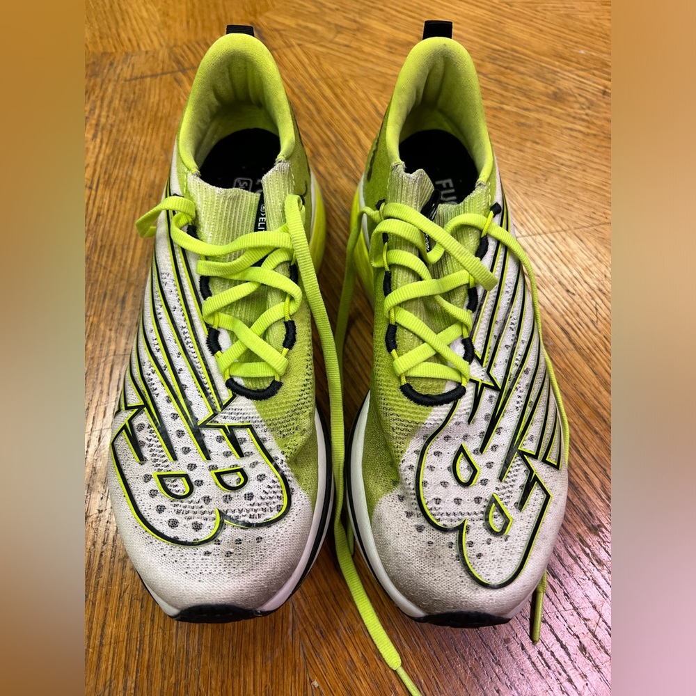 Women’s New Balance FuelCell SuperComp Elite v3